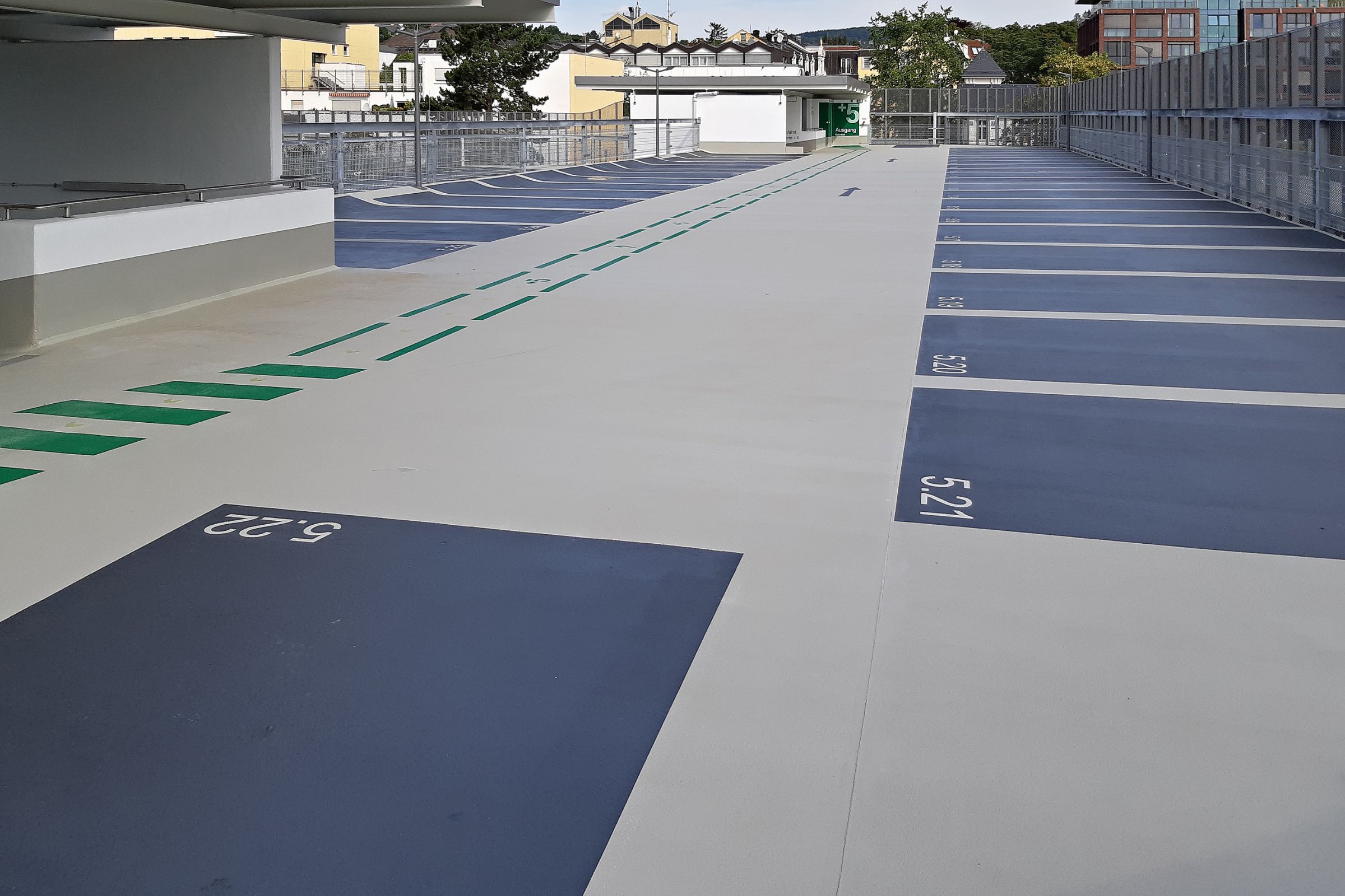 Freideck des Parkhauses Teuchelweiher in Winterthur.