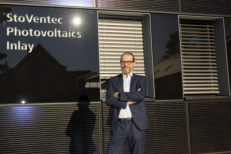 Sto Photovoltaik Fassade und Experte Dieter Moor