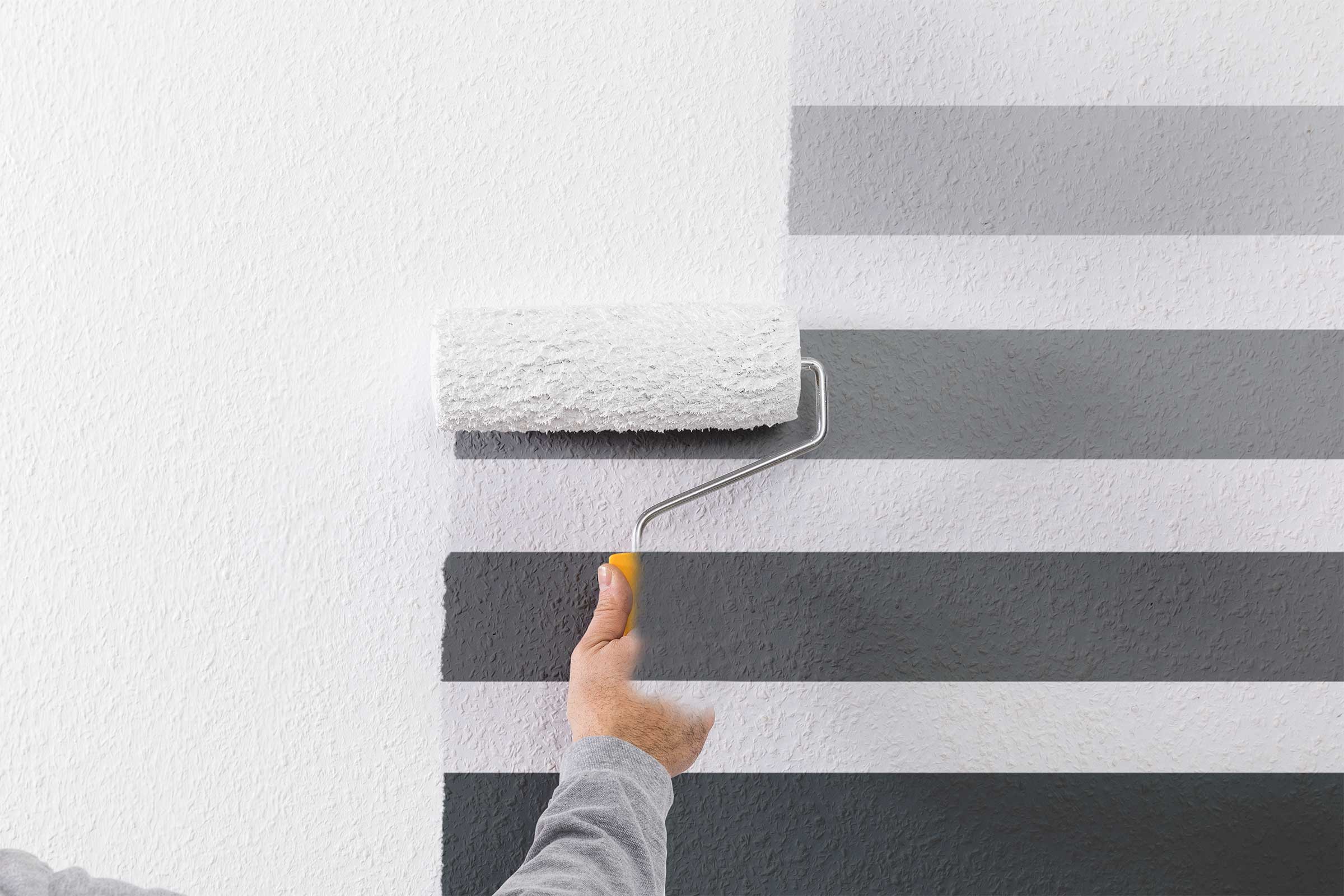 Malerfarbe: Wandfarbe weiß, StoColor Rapid Neo deckt in einem Arbeitsgang mit Walze 