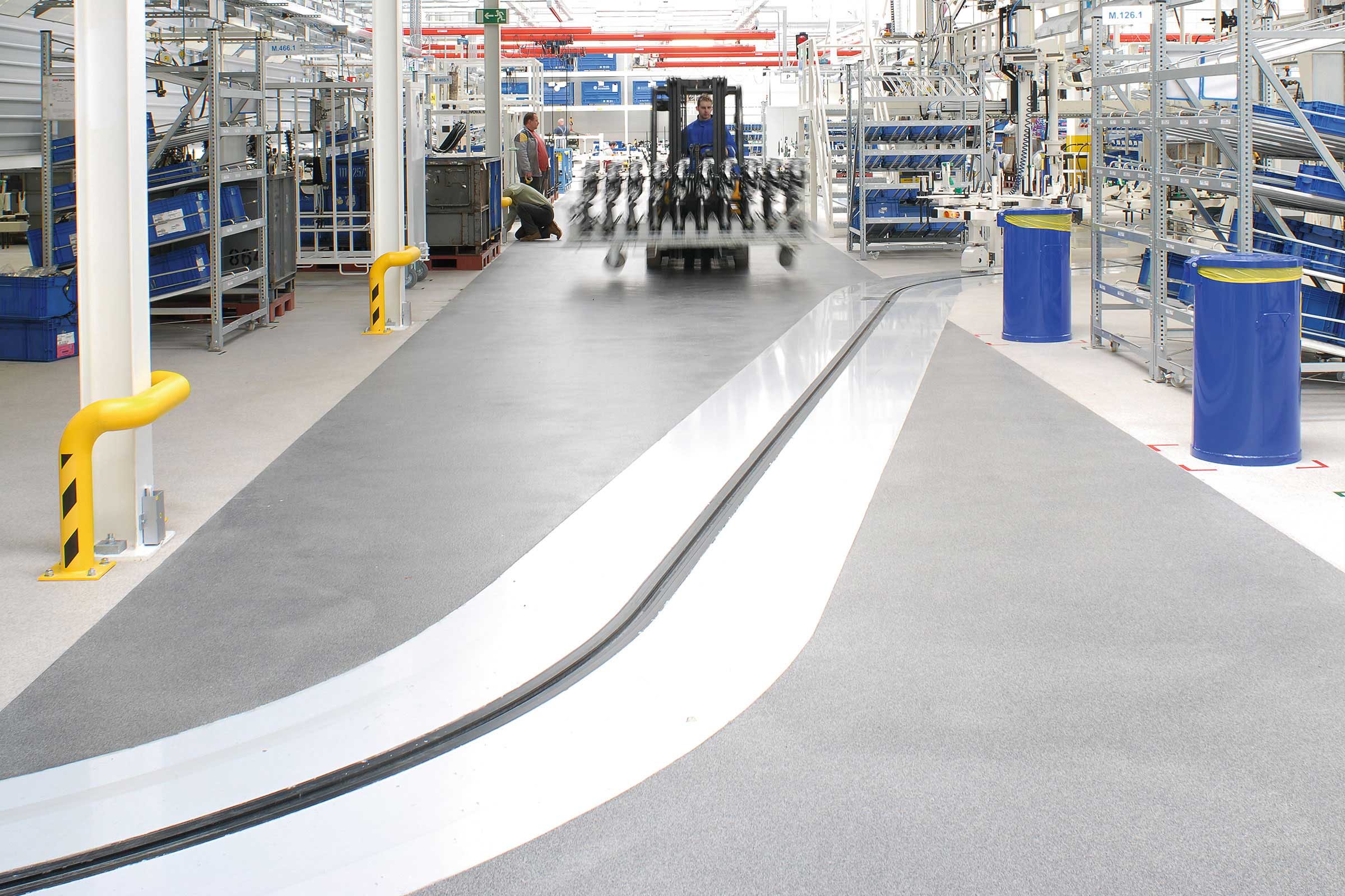 Industriebau, Bodenbeschichtung Automobil, Sanierung Stützen Škoda-Autofabrik Mladá Boleslav, Kvasin