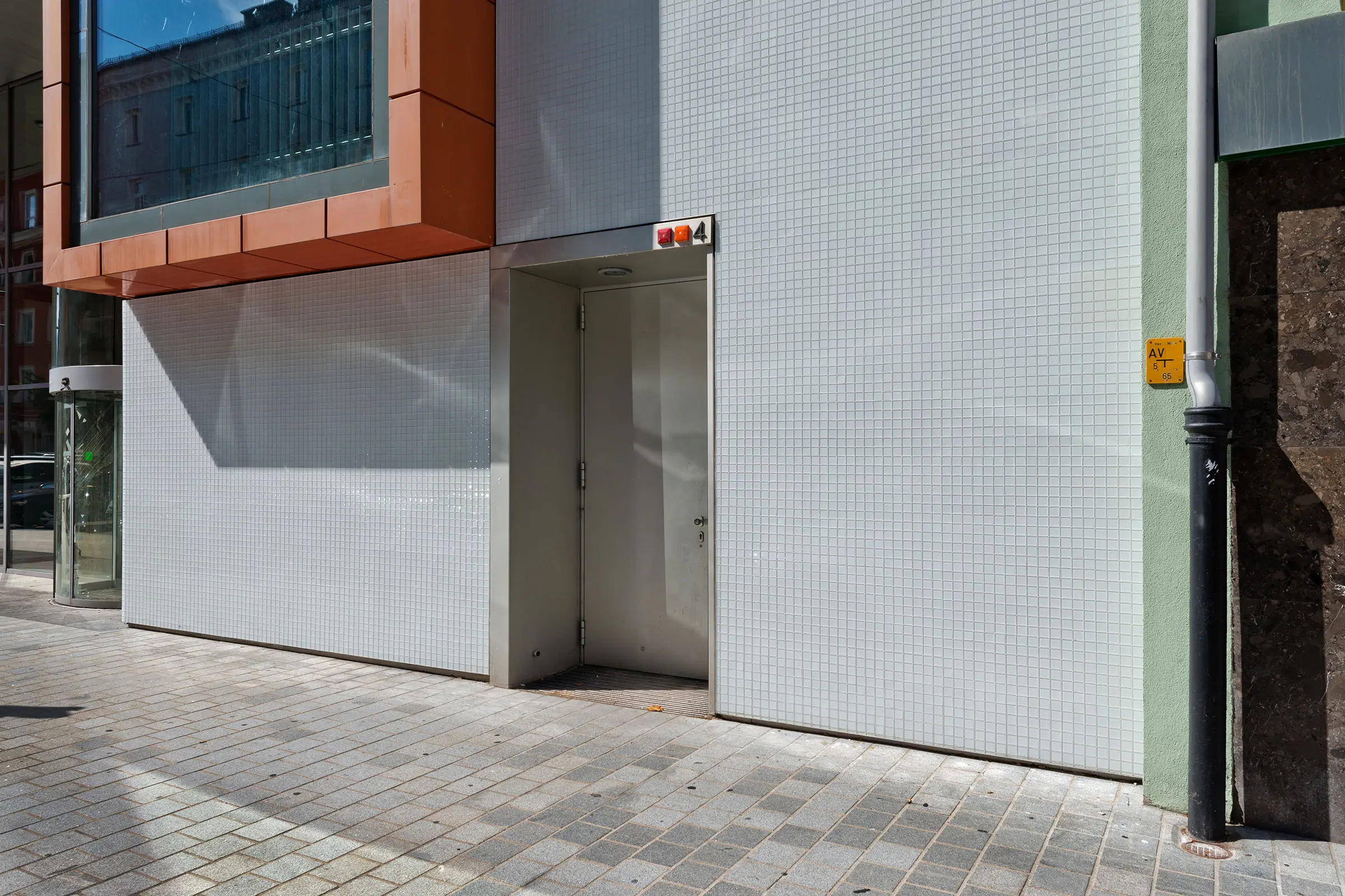 BTV, Wilhelm-Greil-Straße, Innsbruck, Fassade, Glasmosaik