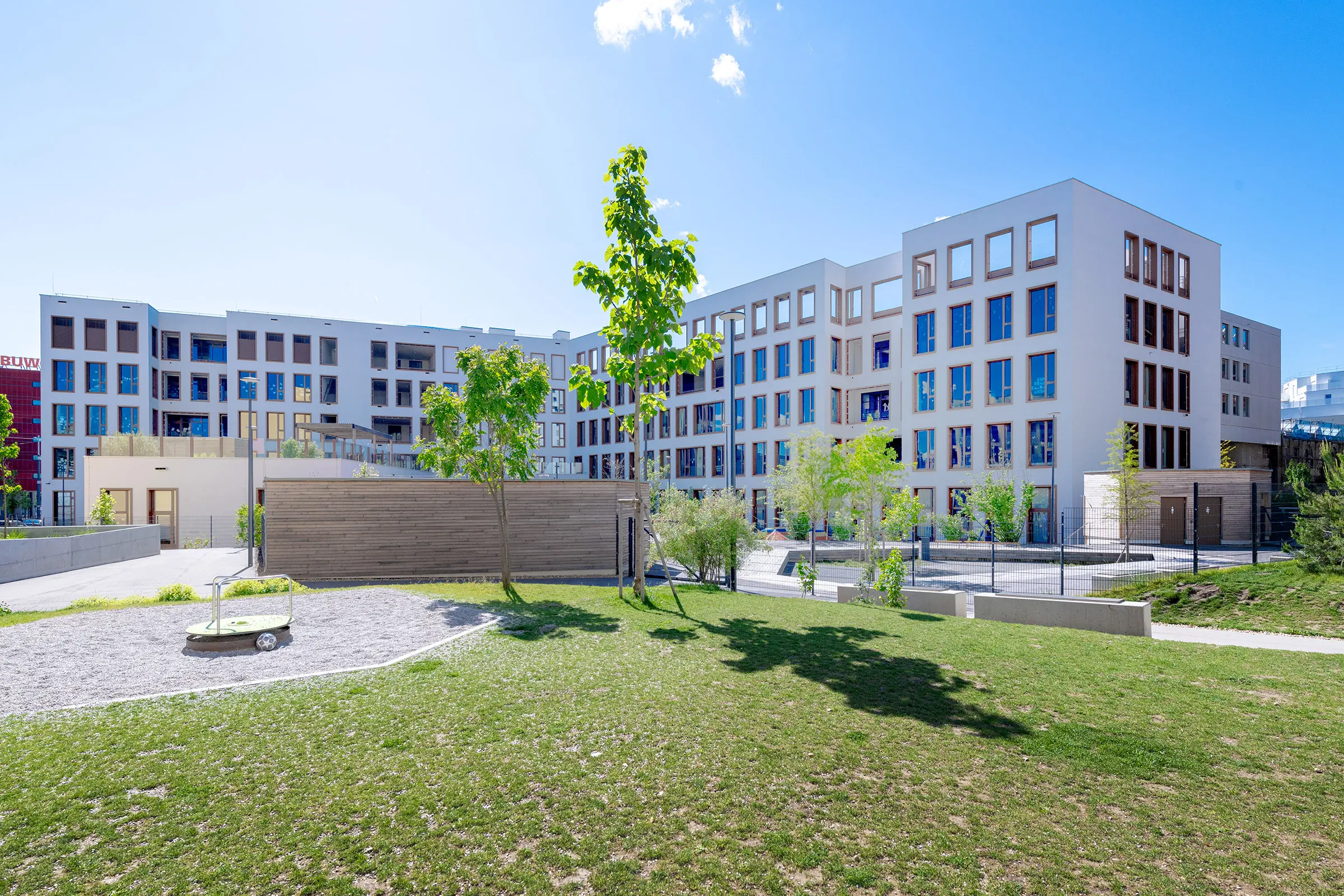 Bildungscampus Azgersdorf, StoVentec R, Vorgehängte hinterlüftete Fassade