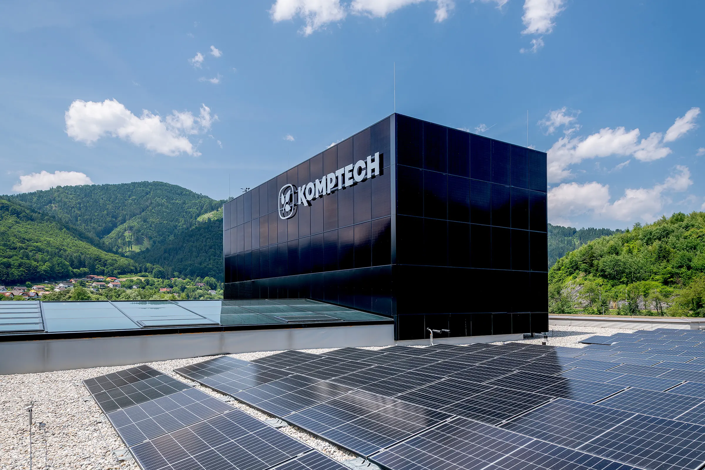 Komptech Headquarter, StoVentec Photovoltaics Inlay, Photovoltaik an der Fassade