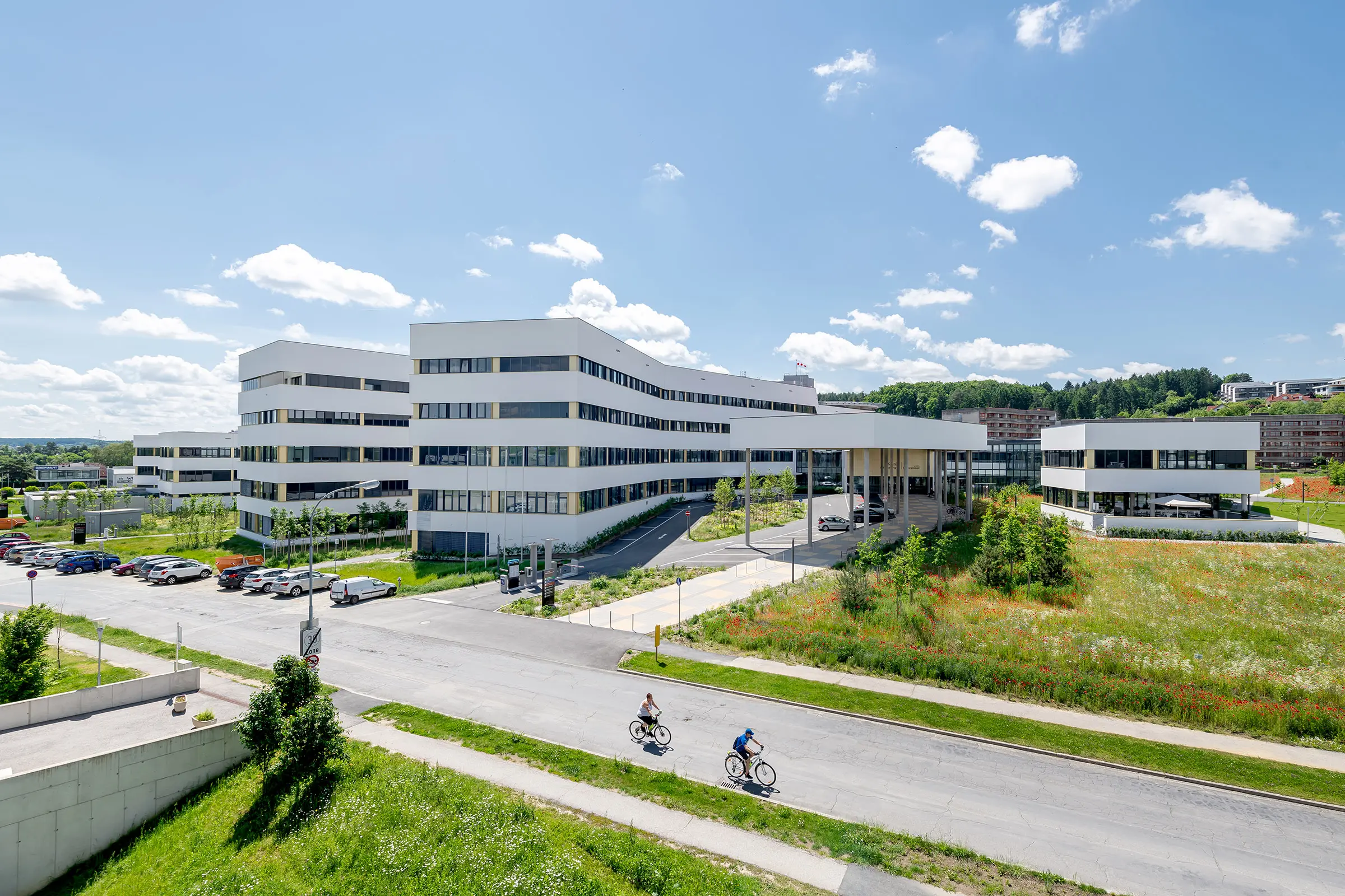 Krankenhaus Oberwart, StoVentec R, Vorgehänges hinterlüftetes Fassadendämmsystem, VHF, Fassadenputz