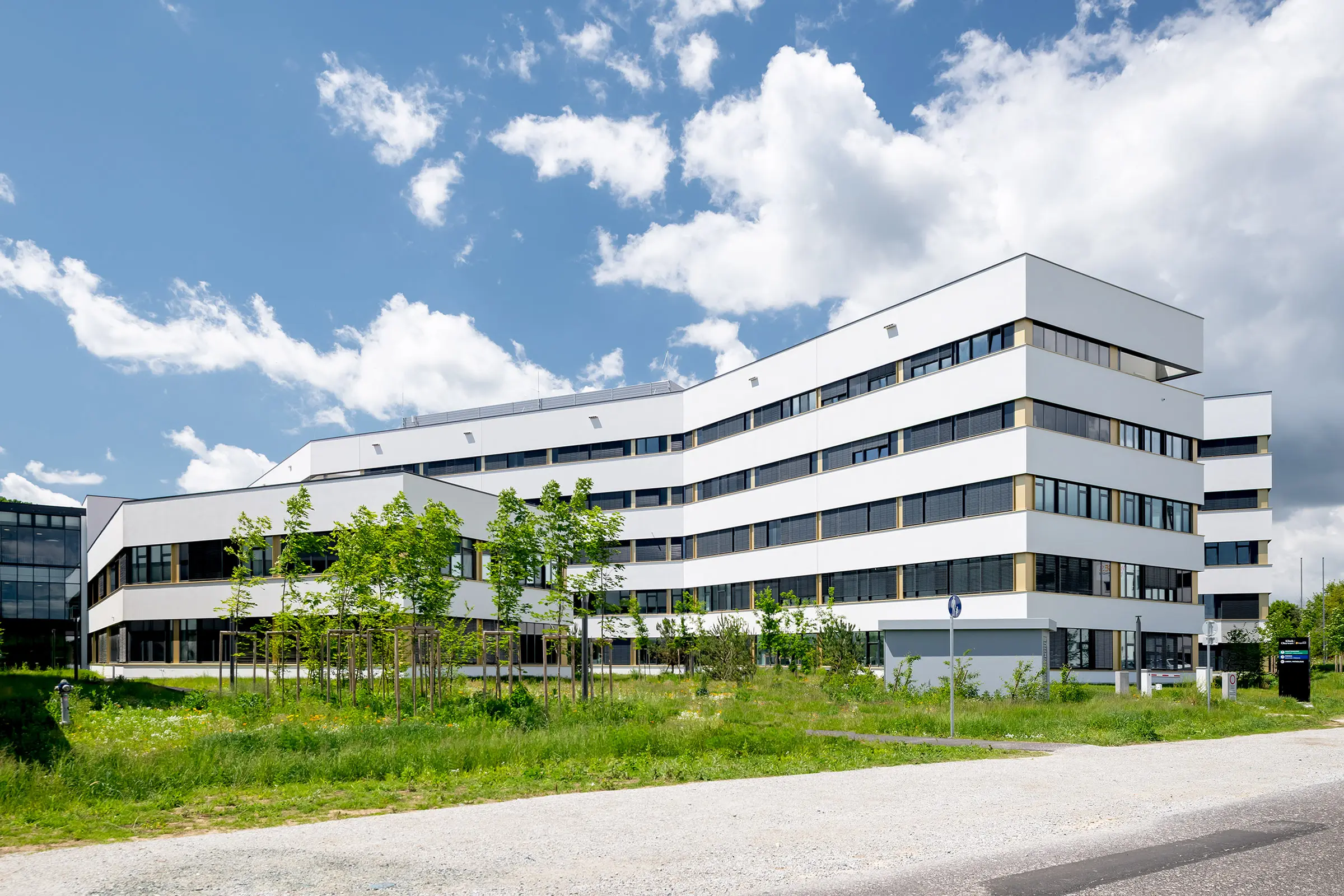 Krankenhaus Oberwart, StoVentec R, Vorgehänges hinterlüftetes Fassadendämmsystem, VHF, Fassadenputz