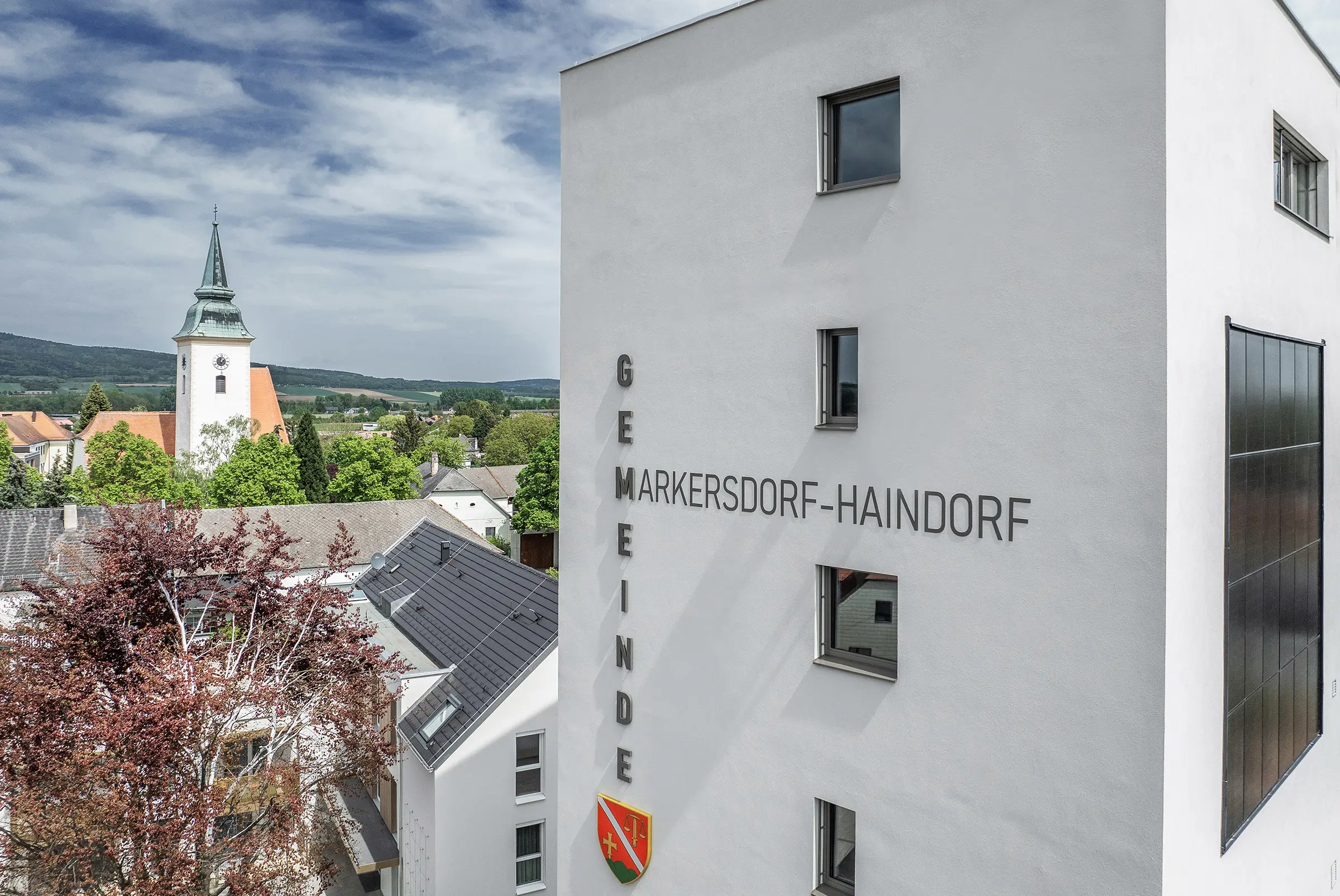 Markersdorf Zentrumsentwicklung, StoVente Photovoltaics Inlay, Photovoltaik, Fassadenbegrünung