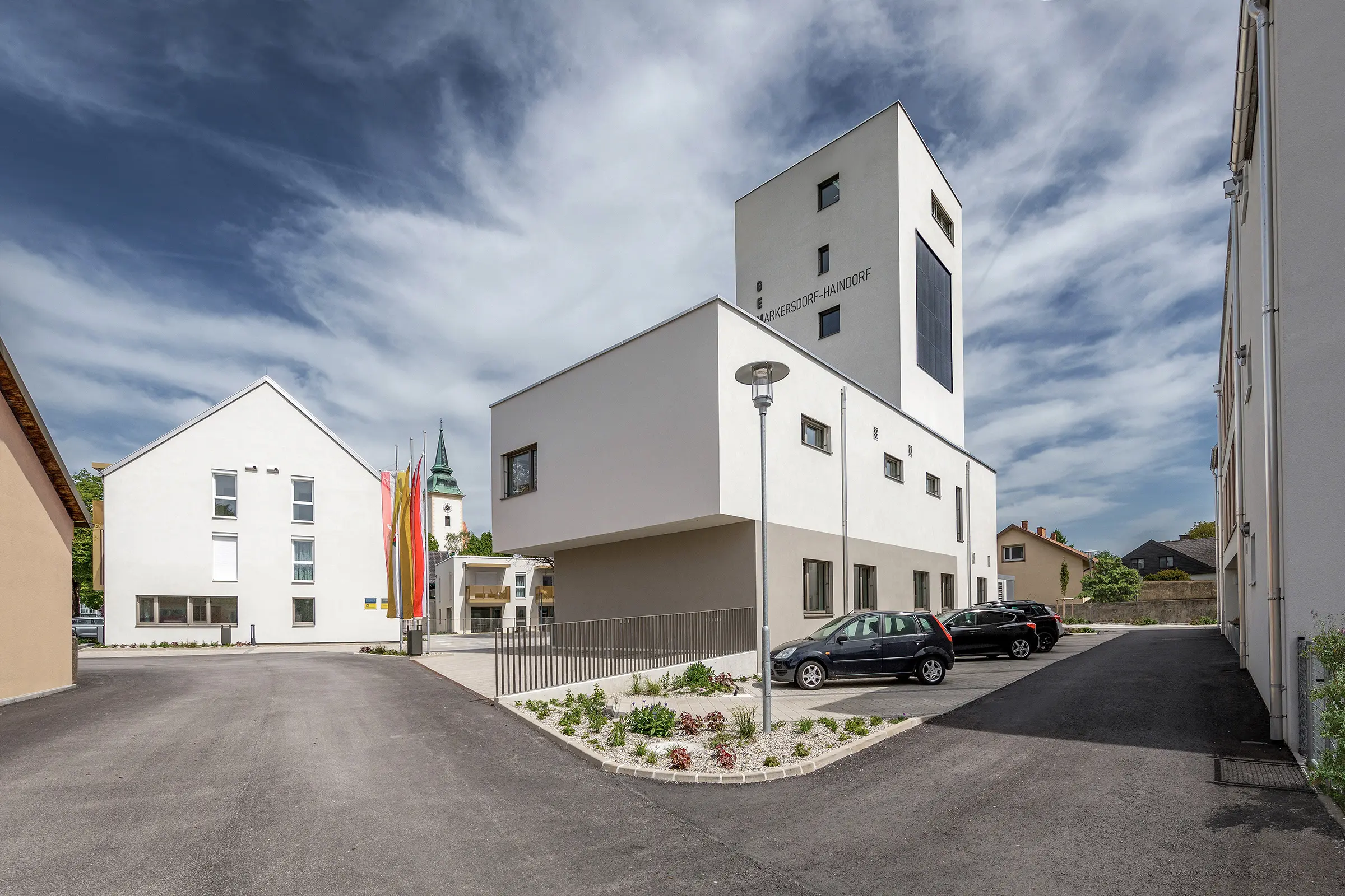 Markersdorf Zentrumsentwicklung, StoVente Photovoltaics Inlay, Photovoltaik, Fassadenbegrünung