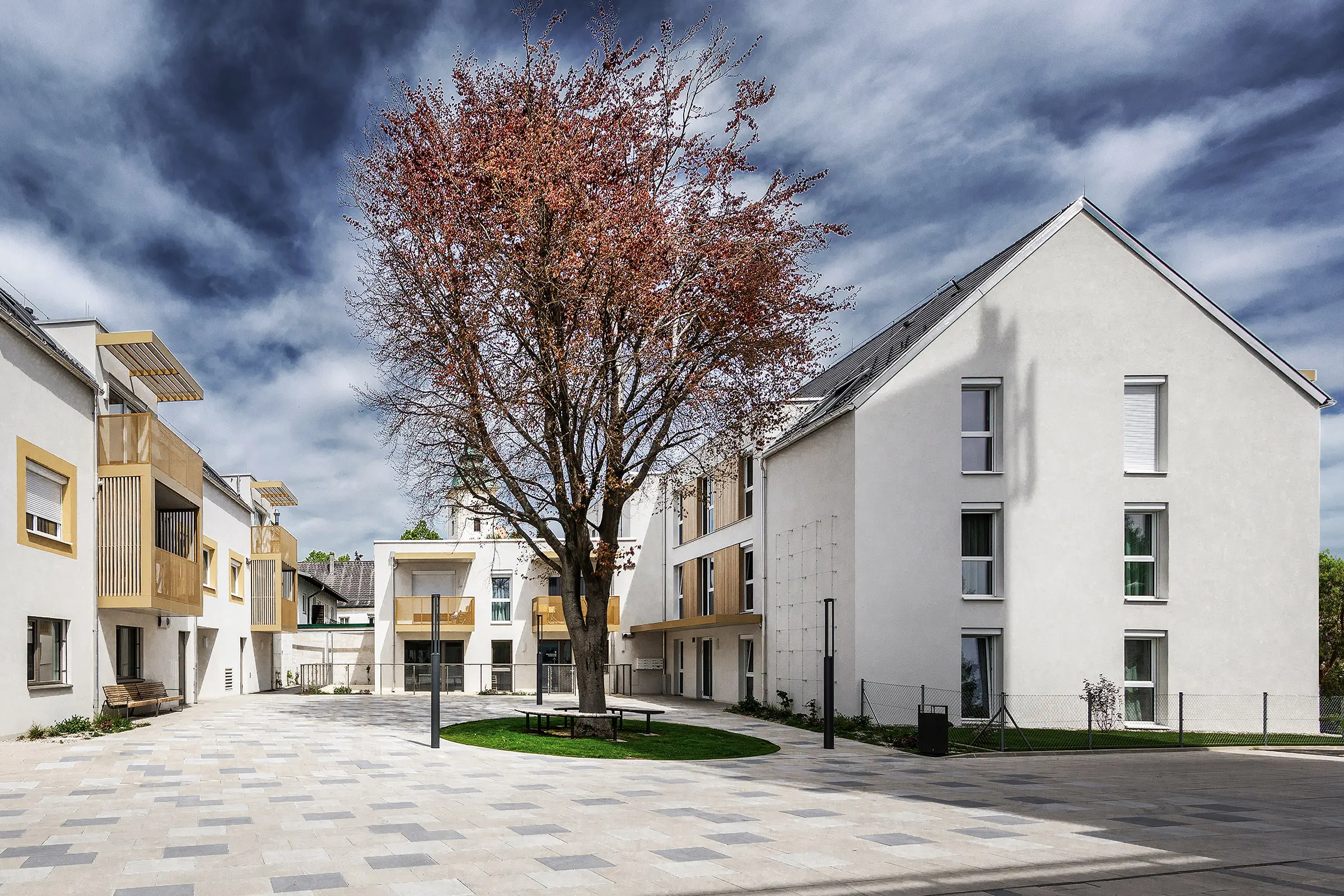 Markersdorf Zentrumsentwicklung, StoVente Photovoltaics Inlay, Photovoltaik, Fassadenbegrünung