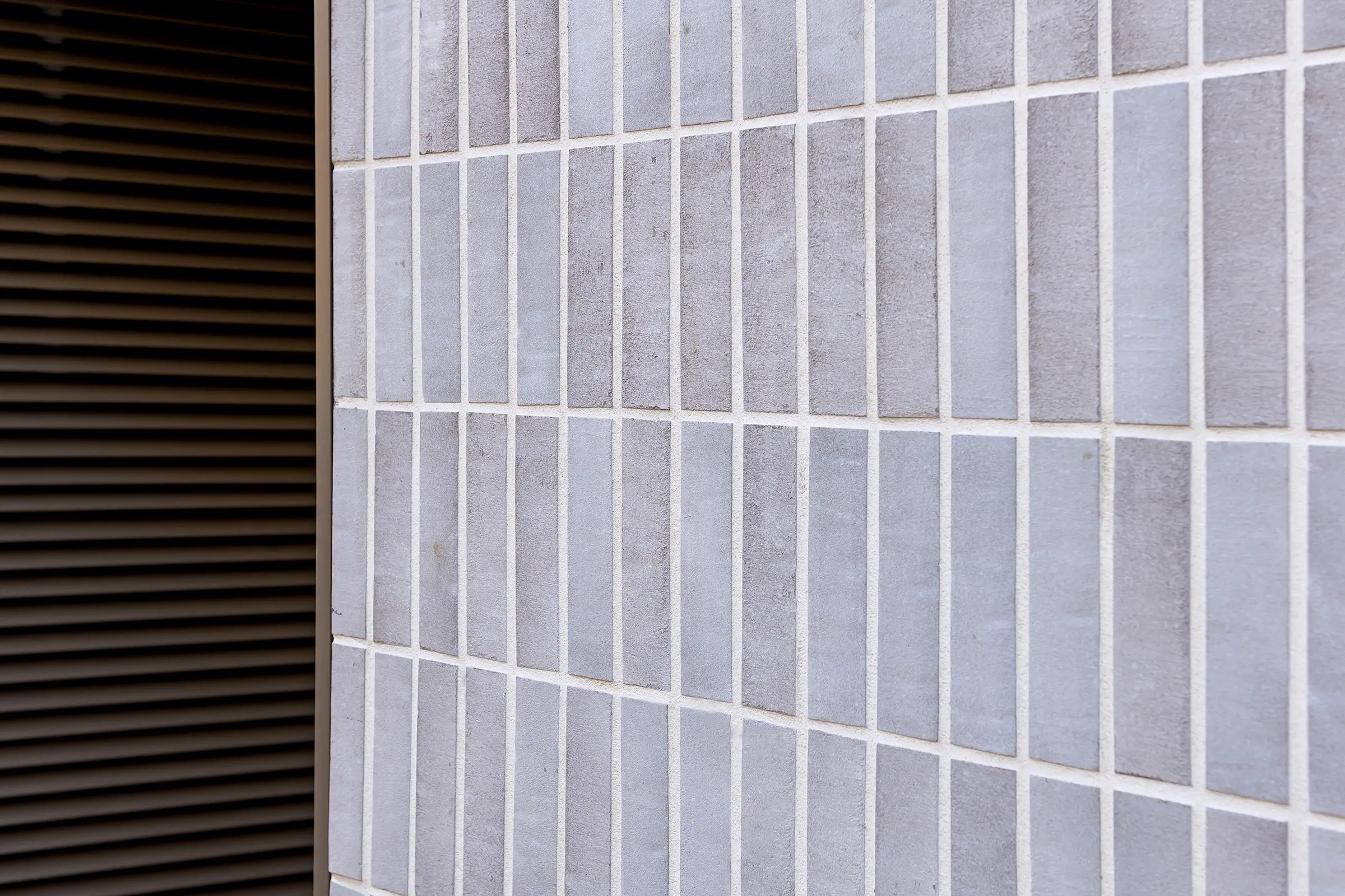 Wohnbau Porzellangasse, StoBrick Klinkerfassade, Detailaufnahme