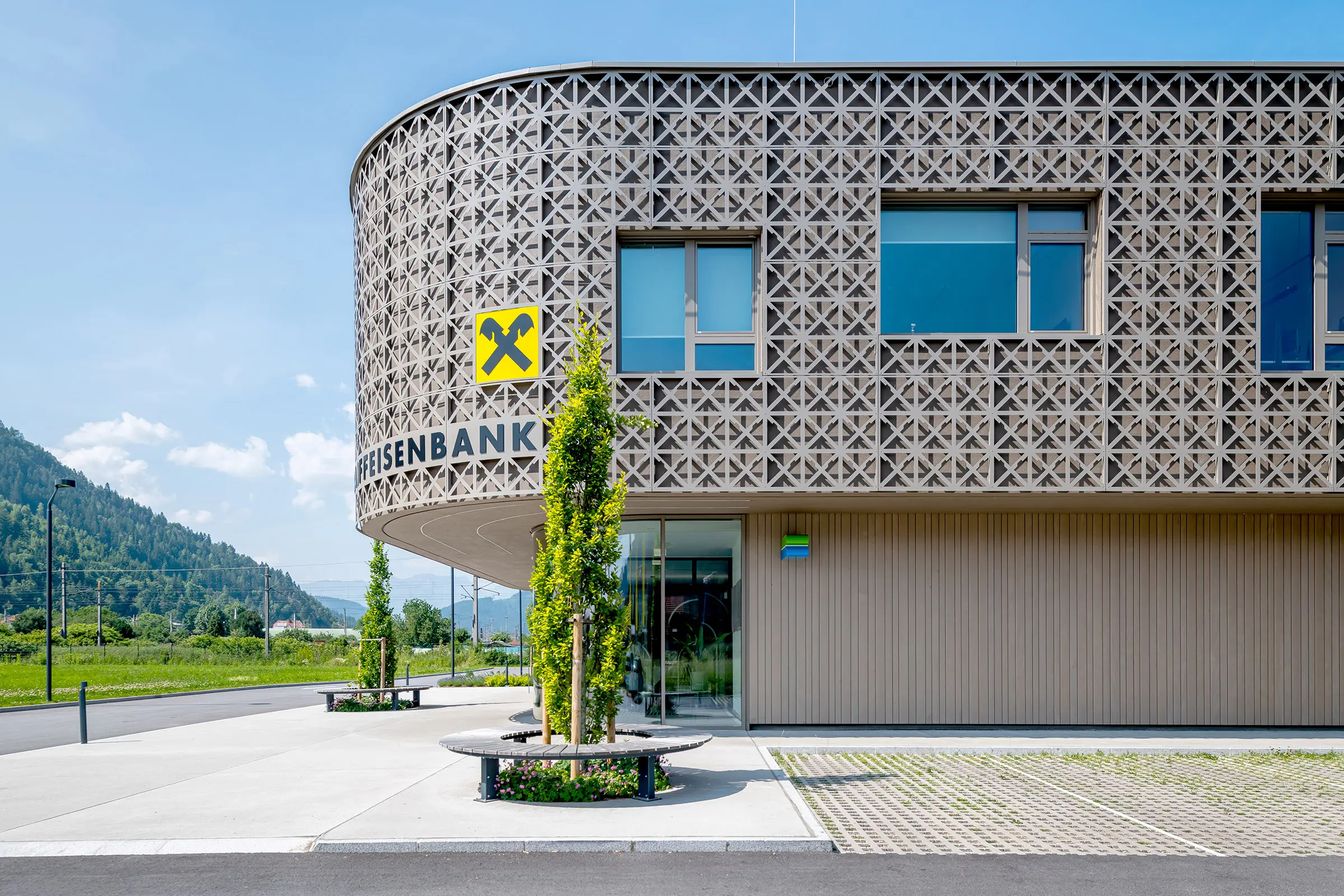 Raiffeisenkompetenzzentrum, St. Michael, StoColor Dryonic X-black, StoVentec R