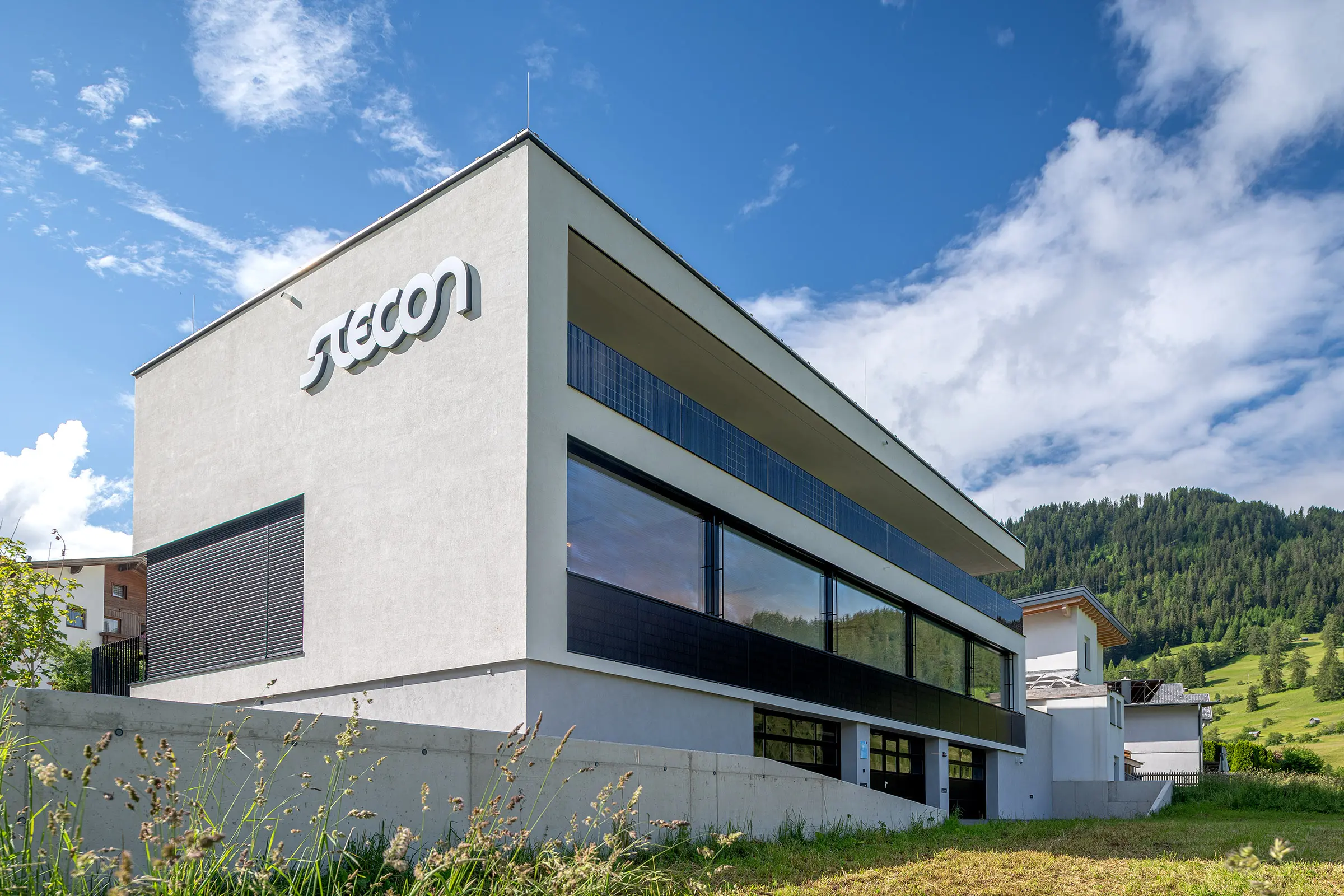 Stecon GmbH., Nauders, StoVentec Photovoltaics Inlay, Photovoltaik an der Fassade