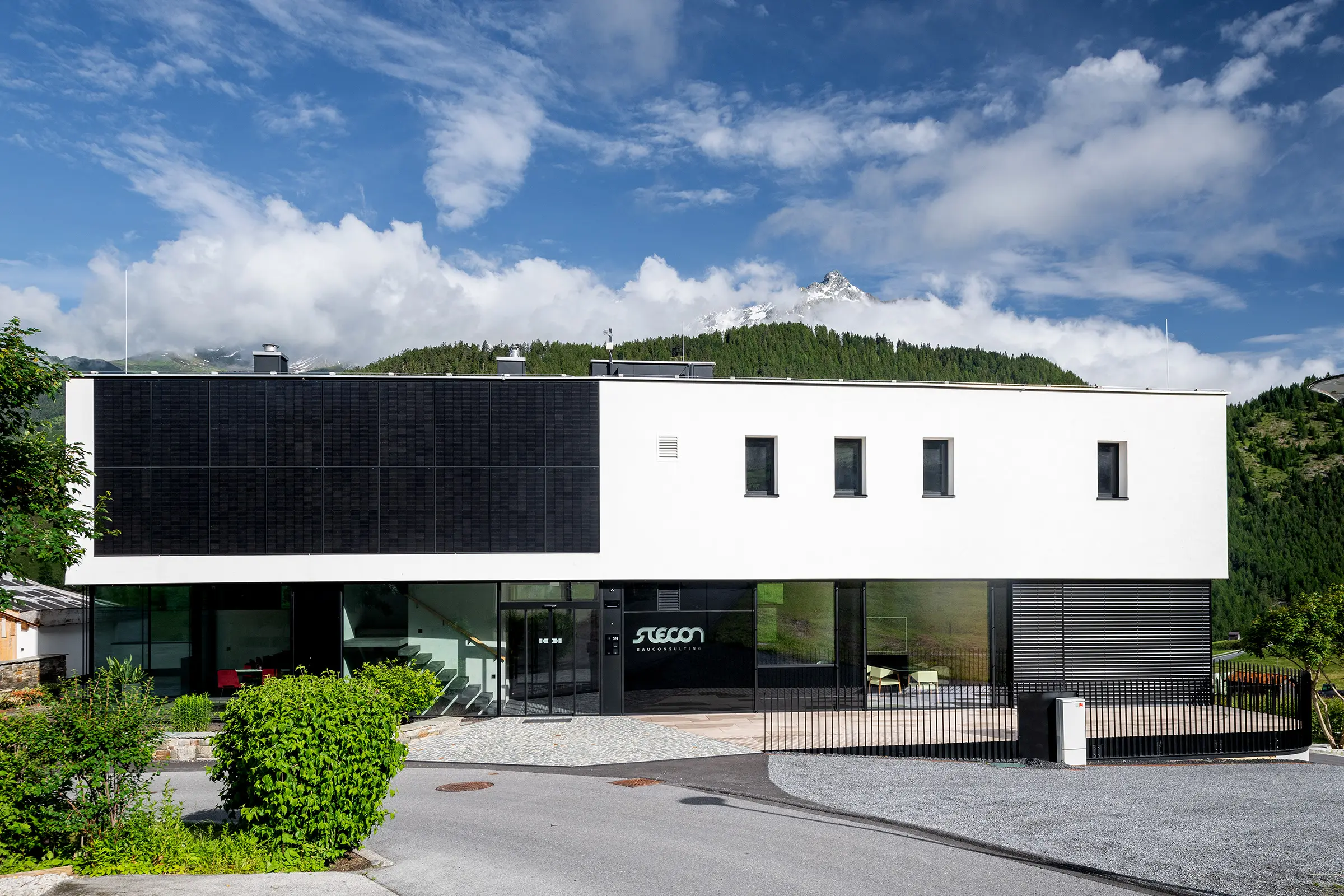 Stecon GmbH., Nauders, StoVentec Photovoltaics Inlay, Photovoltaik an der Fassade