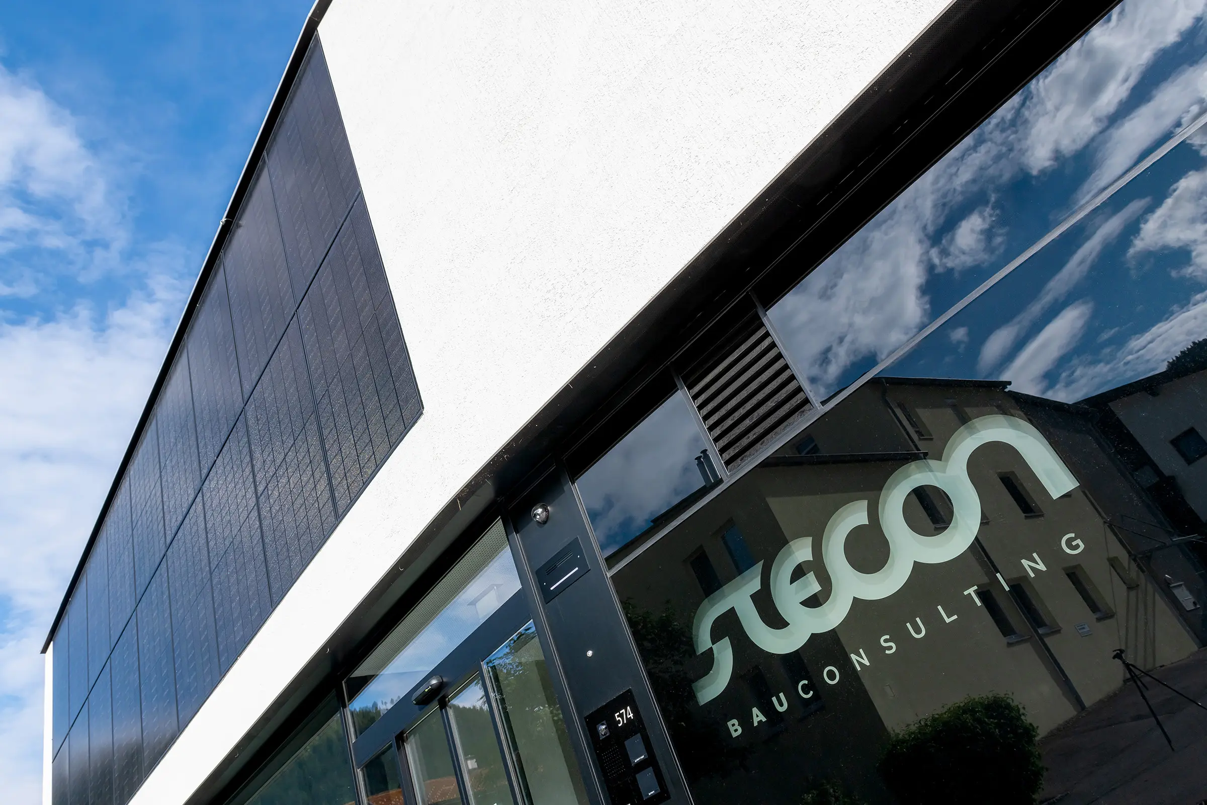 Stecon GmbH., Nauders, StoVentec Photovoltaics Inlay, Photovoltaik an der Fassade