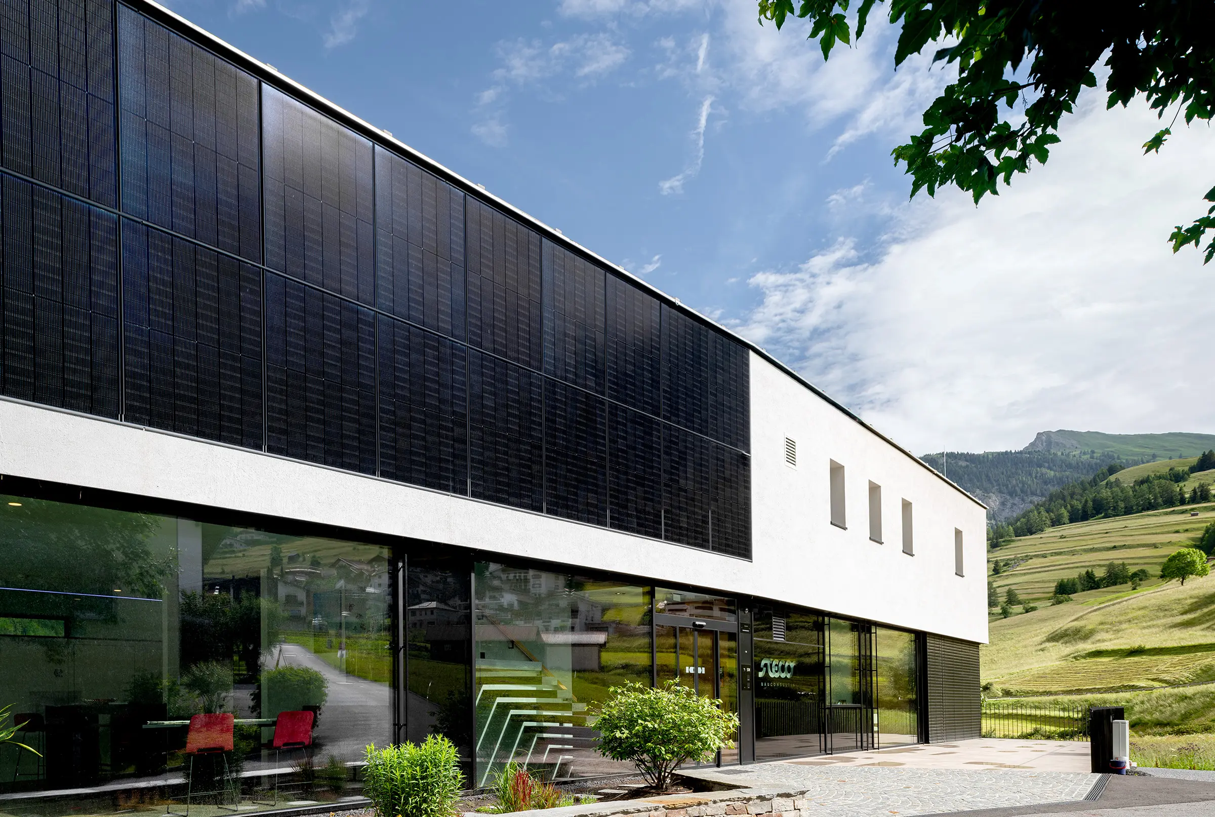 Stecon GmbH., Nauders, StoVentec Photovoltaics Inlay, Photovoltaik an der Fassade