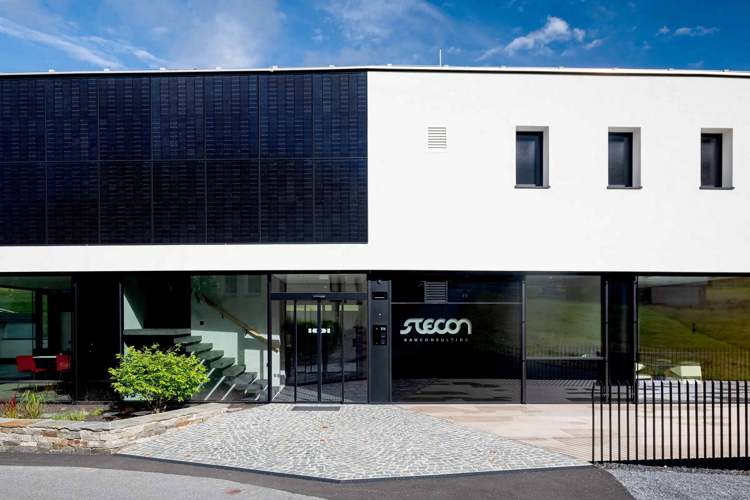 Stecon GmbH., Nauders, StoVentec Photovoltaics Inlay, Photovoltaik an der Fassade