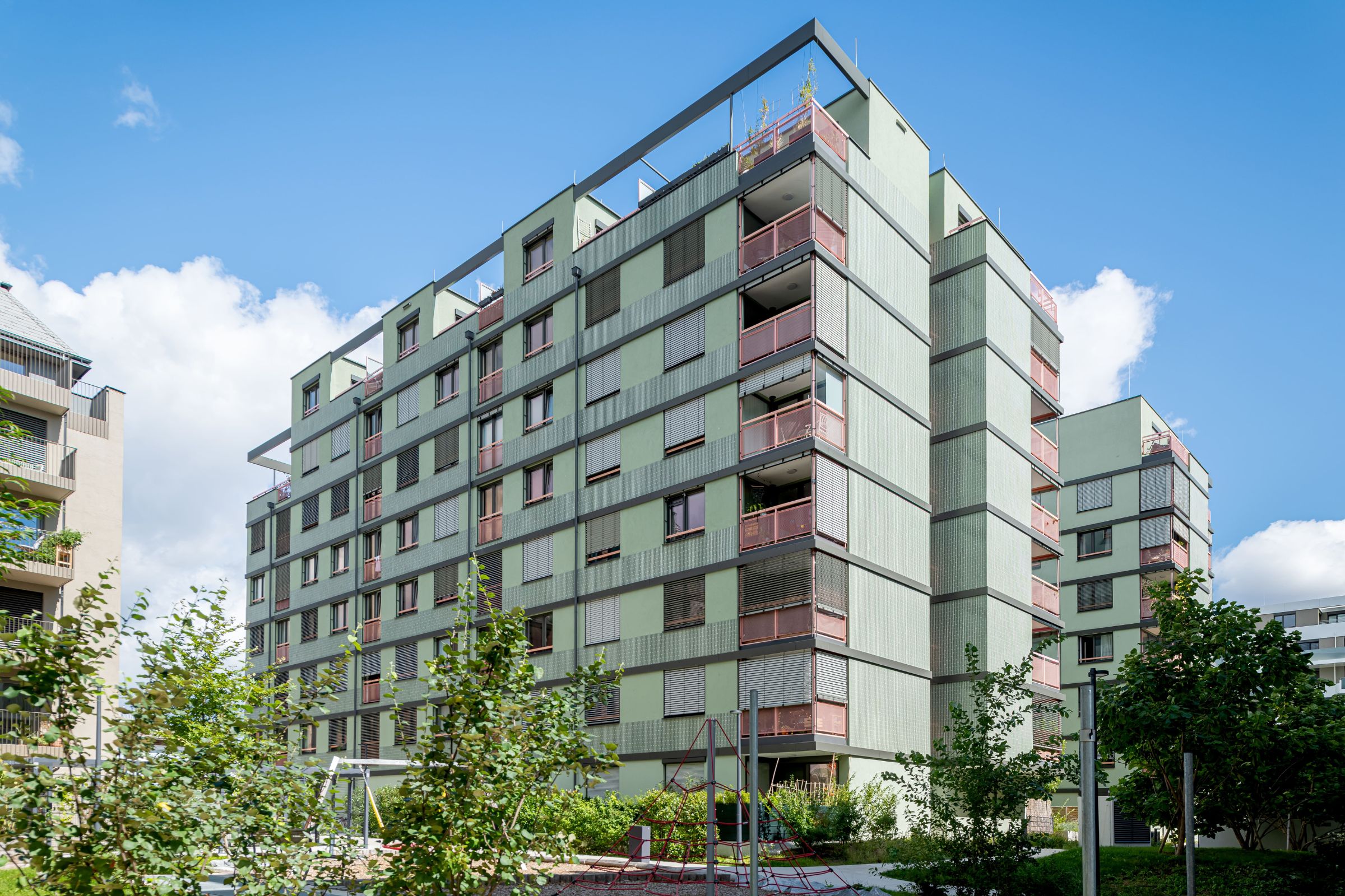 Innenhof des Wohnprojekts „Orchidea“ im Kennedy Garden, Wien