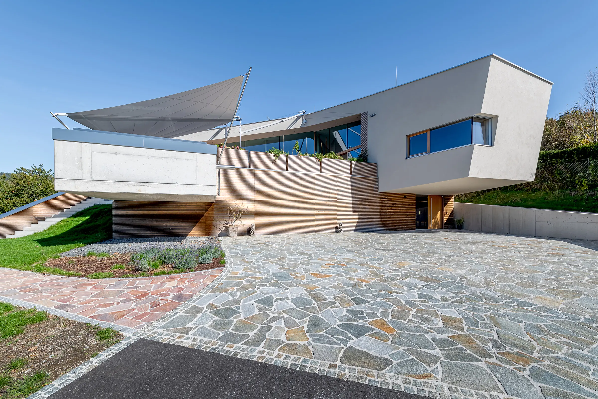 Wohnhaus D., Graz, StoTherm Mineral, StoSturzelemente, StoPox BB OS, StoColor Sil In