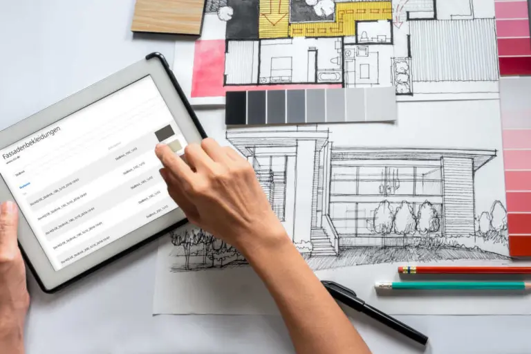 Digitale Konstruktionsdetails und Fassadenplanung am Tablet.