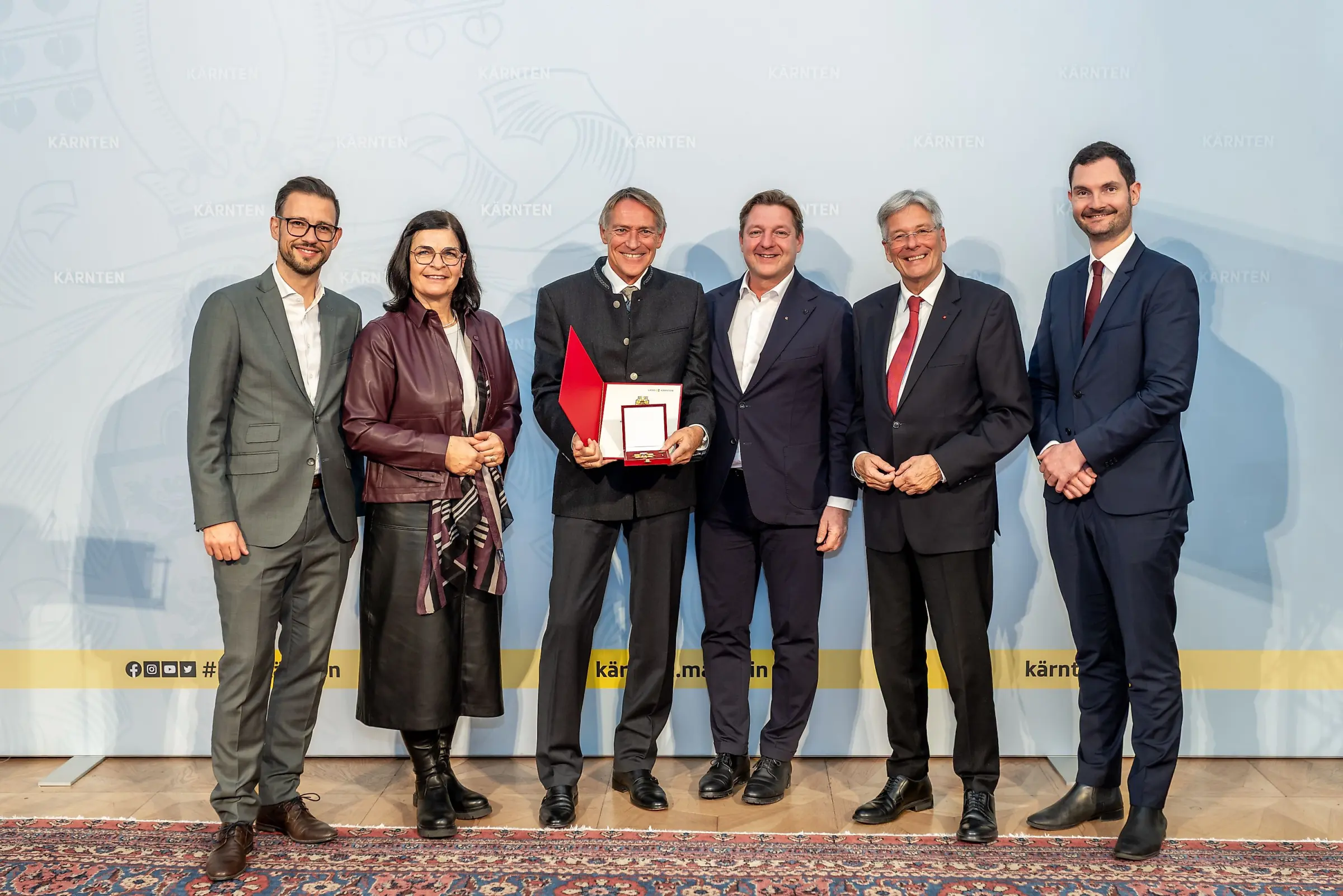 Walter Wiedenbauer mit dem Großen Ehrenzeichen des Landes Kärnten